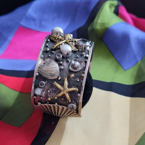 Echo of the Dreamer Botticelli Sea Life Cuff Bracelet - Picture 2 of 5